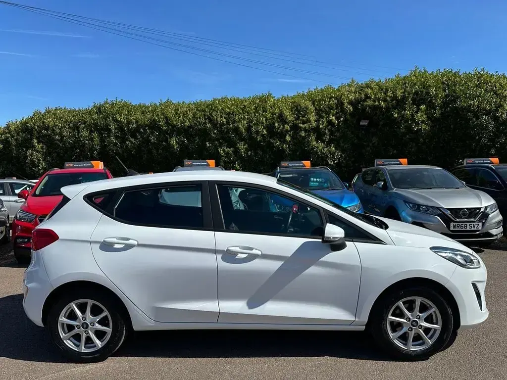 Used Ford Fiesta Zetec 2018 White Hatchback