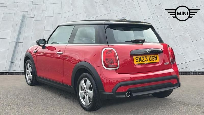 Used Mini Cooper Classic 134 HP (98 kW) 2023 Red Hatchback