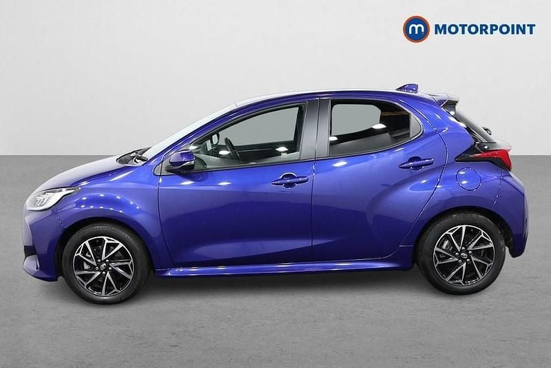 Used Toyota Yaris Hybrid Design 2023 Blue Hatchback