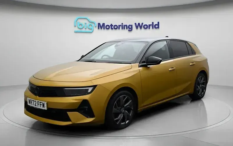 Begagnad Vauxhall Astra GS Line 131 HK (96 kW) 2025 Halvkombi