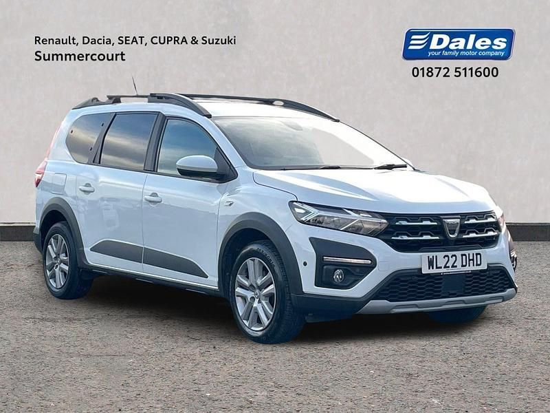 Solid glacier white Used 2022 Dacia Jogger Comfort MPV | £12,500 (Fair price) - Image 1/3