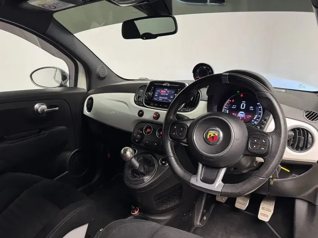 Used Abarth 595 Turismo 165 HP (121 kW) 2016 White Hatchback