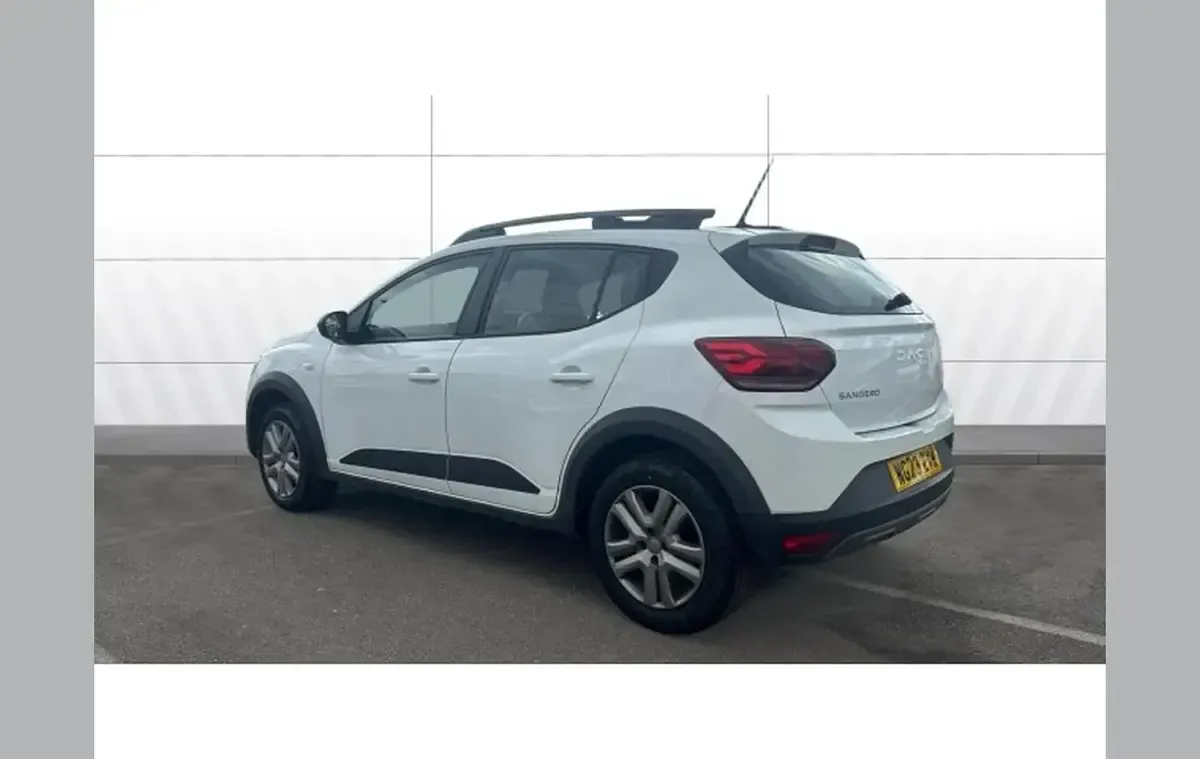 Used Dacia Sandero Expression 90 HP (66 kW) 2023 White SUV