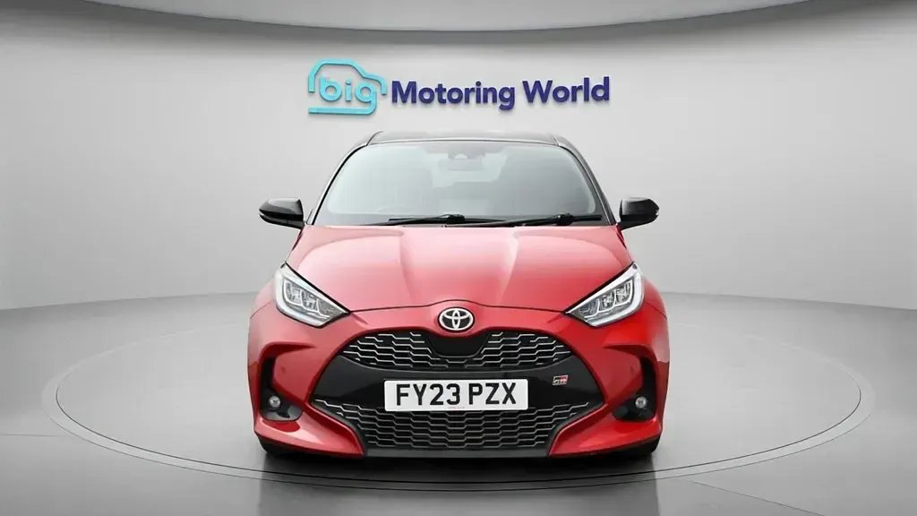 Used Toyota Yaris Hybrid Sport 116 HP (85 kW) 2023 Red Hatchback