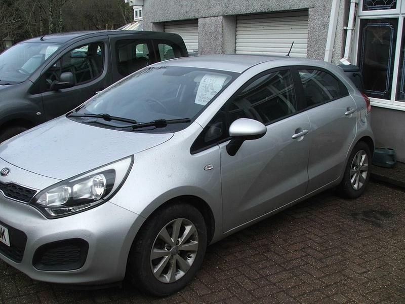 Used Kia Rio 2014 Silver Hatchback