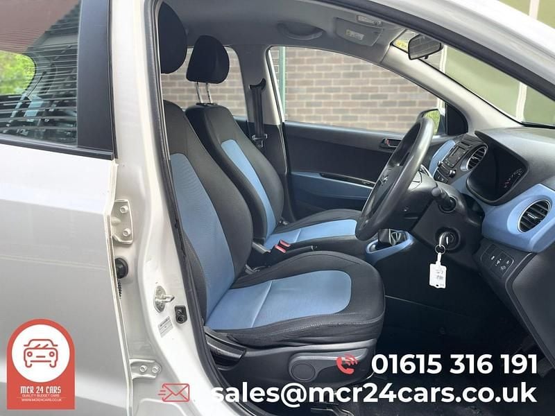 Used Hyundai i10 SE 87 HP (63 kW) 2016 White Hatchback