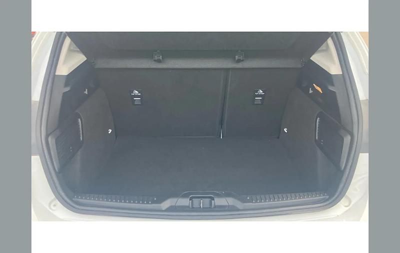 Used Ford Focus Active 125 HP (91 kW) 2023 White Hatchback