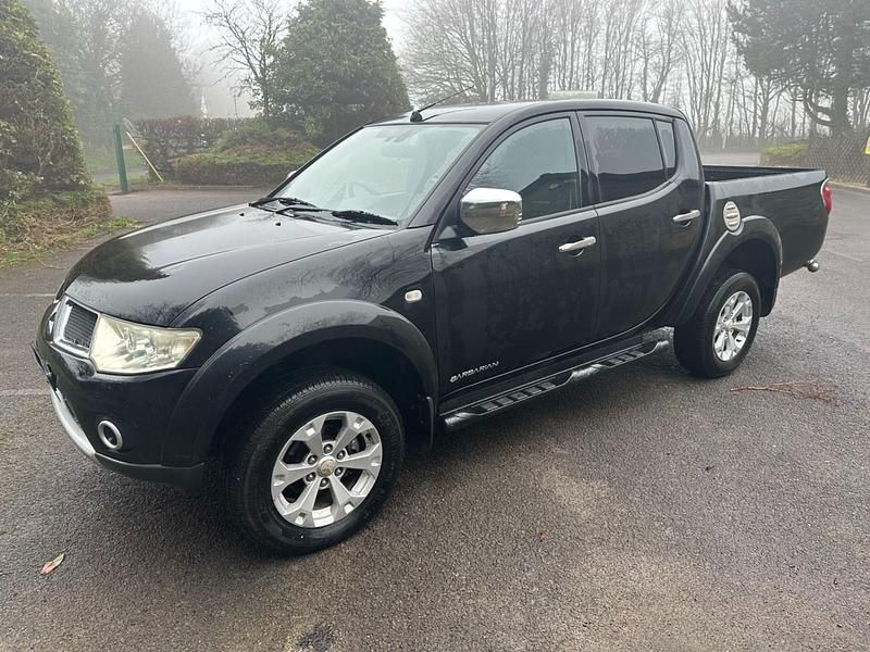 Used Mitsubishi L200 176 HP (129 kW) 2013 Black Pickup