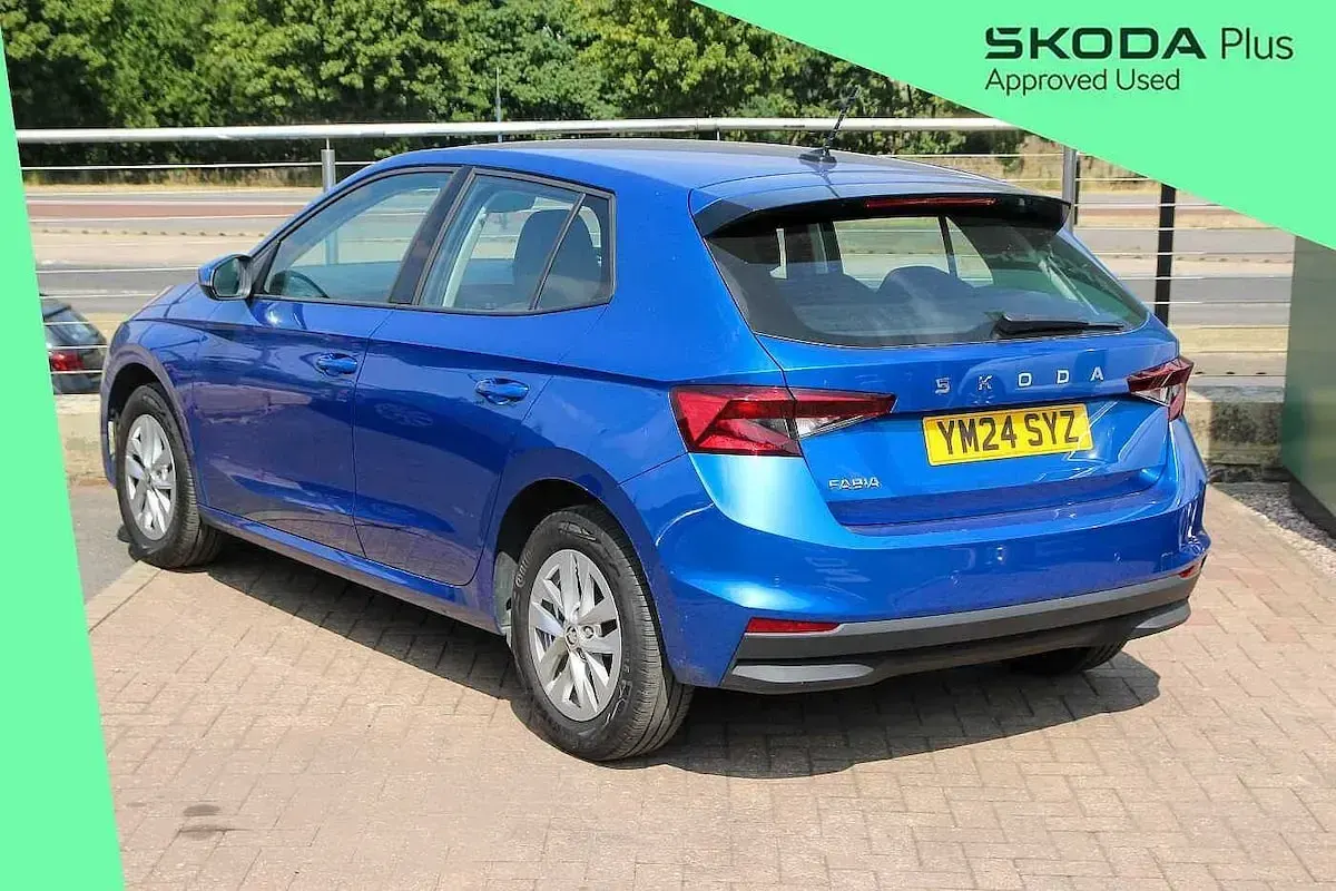Used Skoda Fabia Comfort 79 HP (58 kW) 2024 Race blue metallic Hatchback