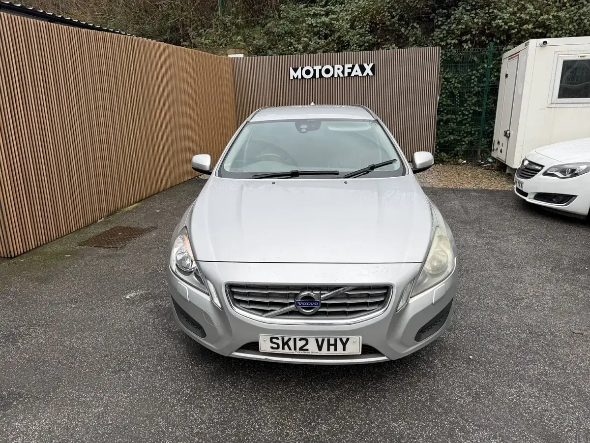 Used Volvo V60 SE 115 HP (84 kW) 2012 Silver Estate