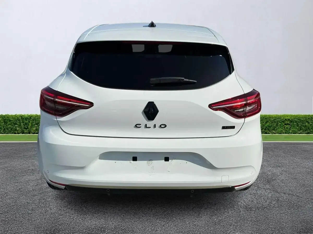 Gebraucht Renault Clio V Engineered 145 PS (106 kW) 2023 Weiß Kleinwagen