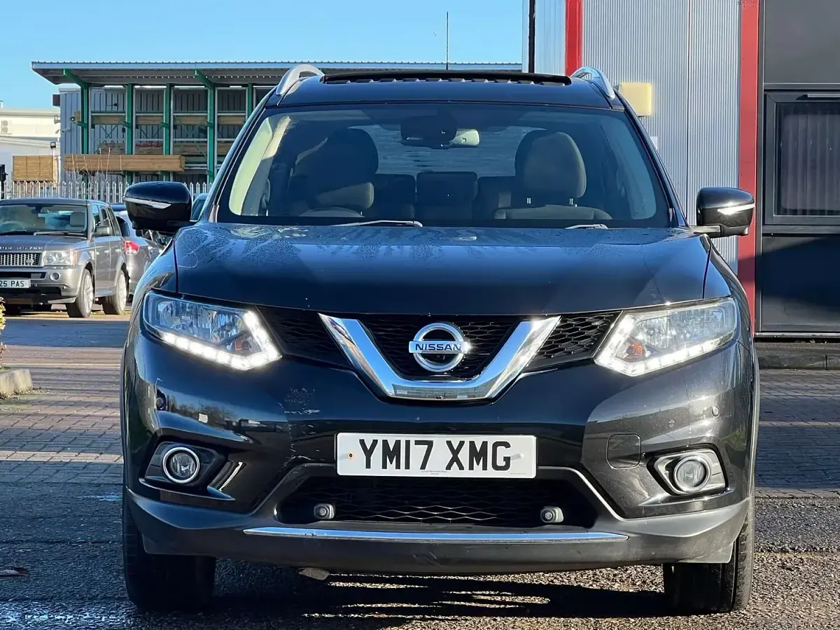 Used Nissan X-Trail N-Vision 130 HP (95 kW) 2017 Black SUV