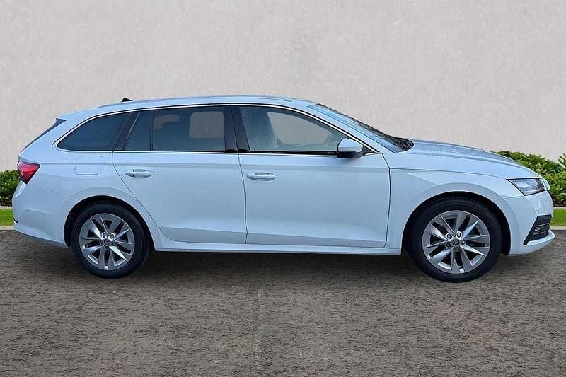 Used Skoda Octavia SE L 110 HP (80 kW) 2024 Moon white metallic Estate