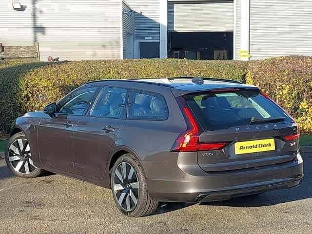 New Volvo V90 Plus 350 HP (257 kW) 2025 Metallic  platinum grey Estate