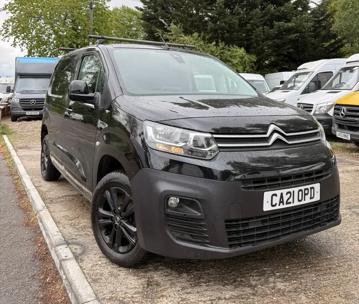 Usado Citroën Berlingo 130 HP (95 kW) 2021 Preto Monovolume