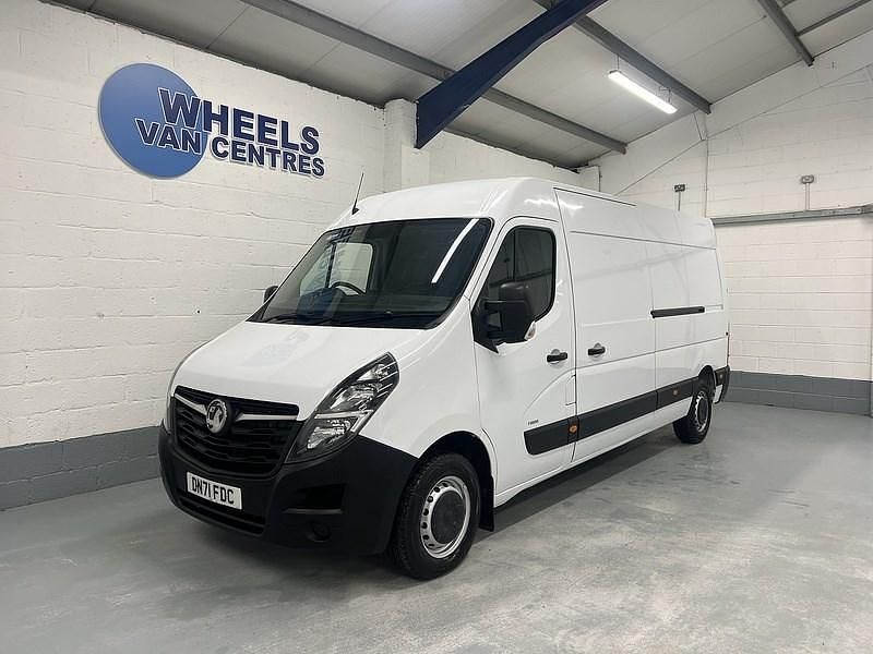 Second-hand Vauxhall Movano Edition 135 CP (99 kW) 2021 Alb Monovolum