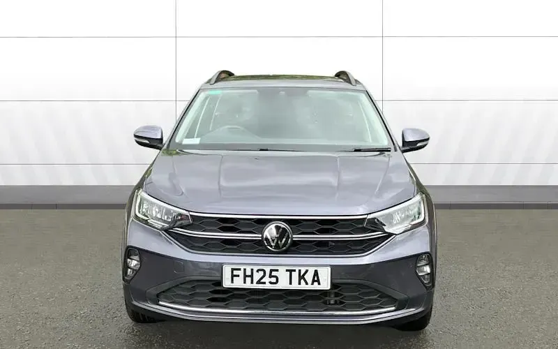 Usado VW Taigo Life 95 HP (69 kW) 2025 Cinzento SUV