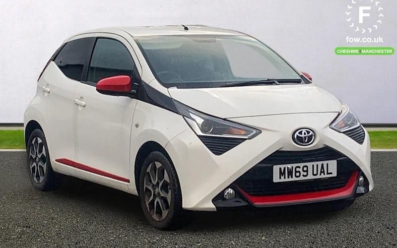 White Used 2020 Toyota Aygo Trend Hatchback | £9,699 (Fair price) - Image 1/3