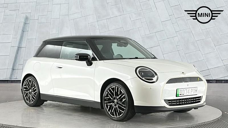 Used Mini Cooper SE Hatch 158 kW (215 HP) 2024 White Hatchback