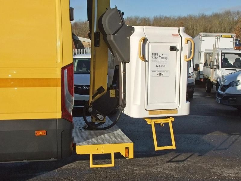 Used Iveco Daily 170 HP (125 kW) 2016 Yellow Van