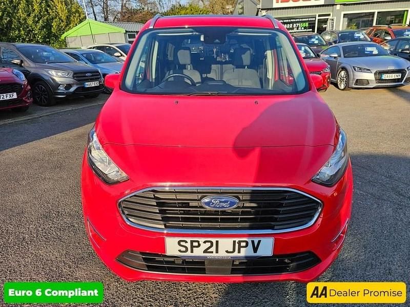 Used Ford Tourneo Titanium 120 HP (88 kW) 2021 Red MPV