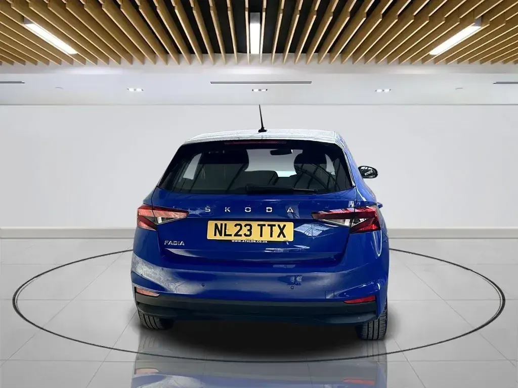 Gebraucht Skoda Fabia Comfort 80 PS (58 kW) 2023 Blau Kleinwagen