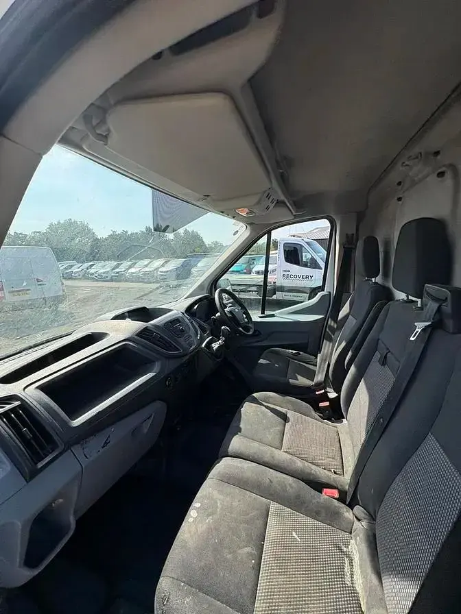 Used Ford Transit 125 HP (91 kW) 2015 White Van