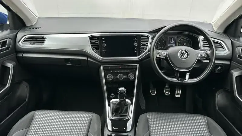 Used VW T-Roc Active 150 HP (110 kW) 2021 Blue SUV