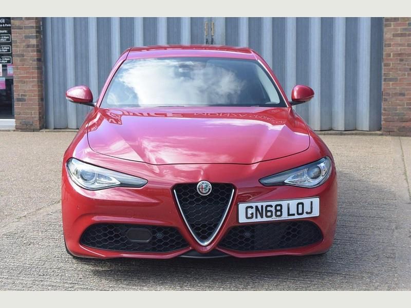 Used Alfa Romeo Giulia Veloce 276 HP (202 kW) 2018 Red Sedan