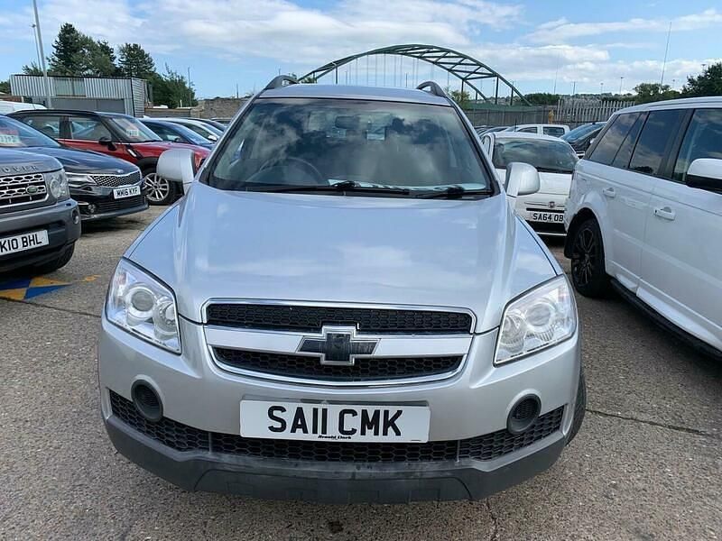 Used Chevrolet Captiva LS 2011 Silver SUV