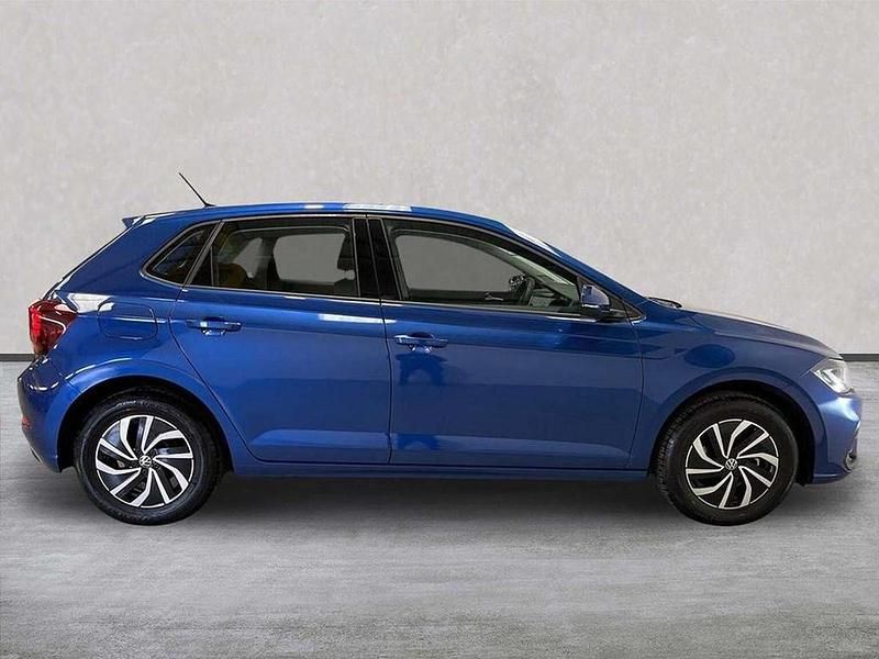 Used VW Polo Life 80 HP (58 kW) 2023 Blue Hatchback