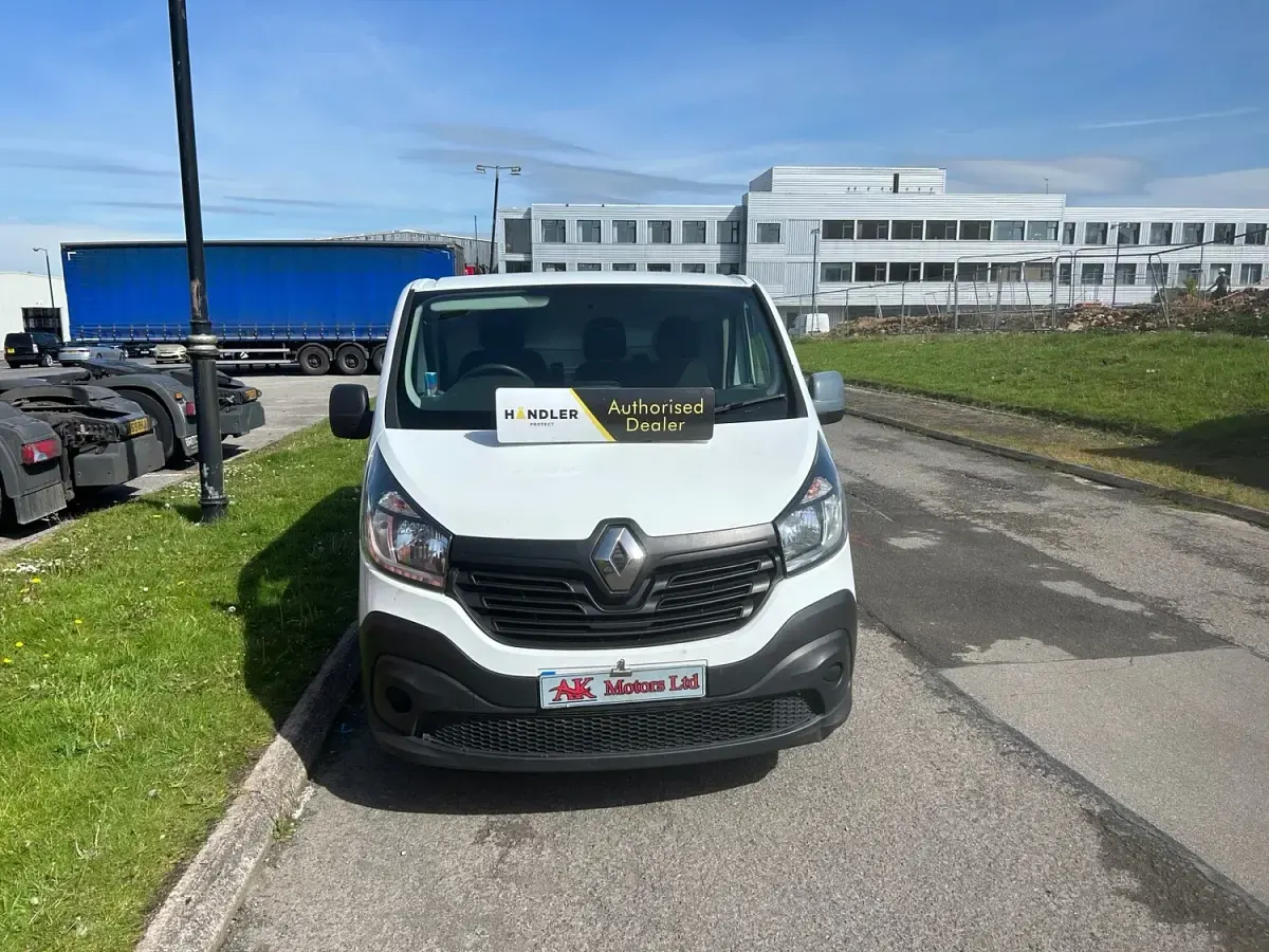 Begagnad Renault Trafic Business 120 HK (88 kW) 2019 Vit Minibuss