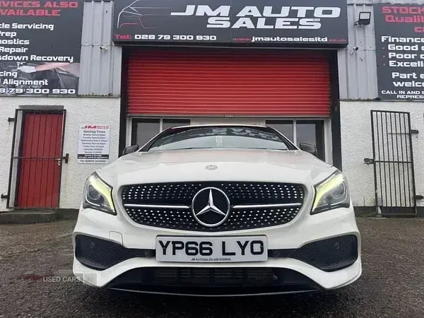 Usado Mercedes CLA200 AMG line 136 HP (100 kW) 2016 Branco Sedan