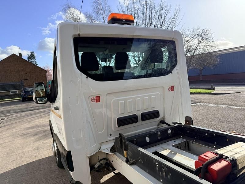 Second-hand Ford Transit 130 CP (95 kW) 2021 Alb Cabrio