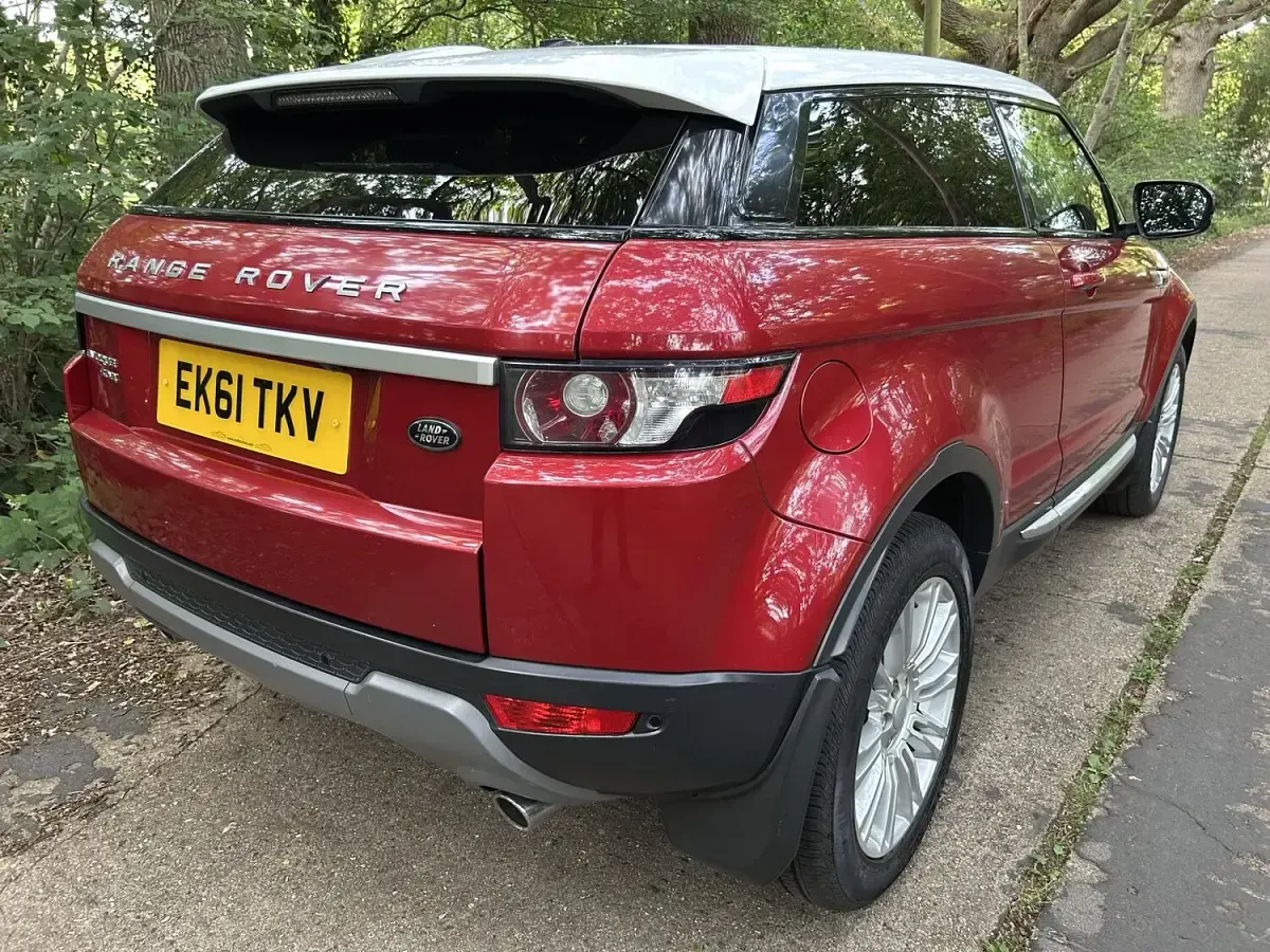 Used Land Rover Range Rover evoque Prestige 190 HP (139 kW) 2011 Red Coupe