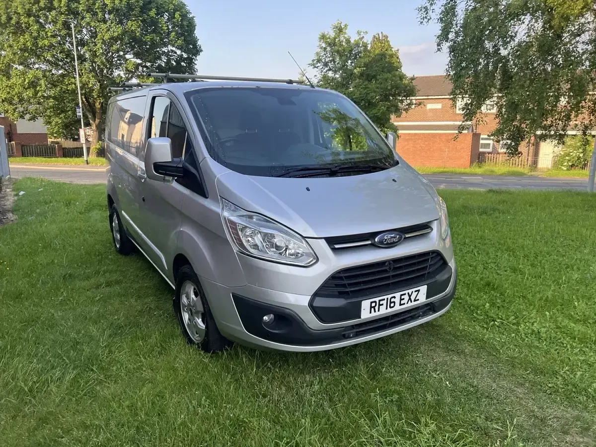 Used Ford Transit Custom Limited 125 HP (91 kW) 2016 Silver Van
