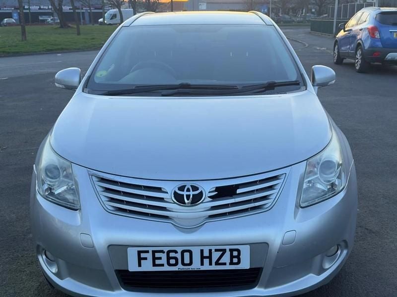 Used Toyota Avensis 147 HP (108 kW) 2010 Silver Estate
