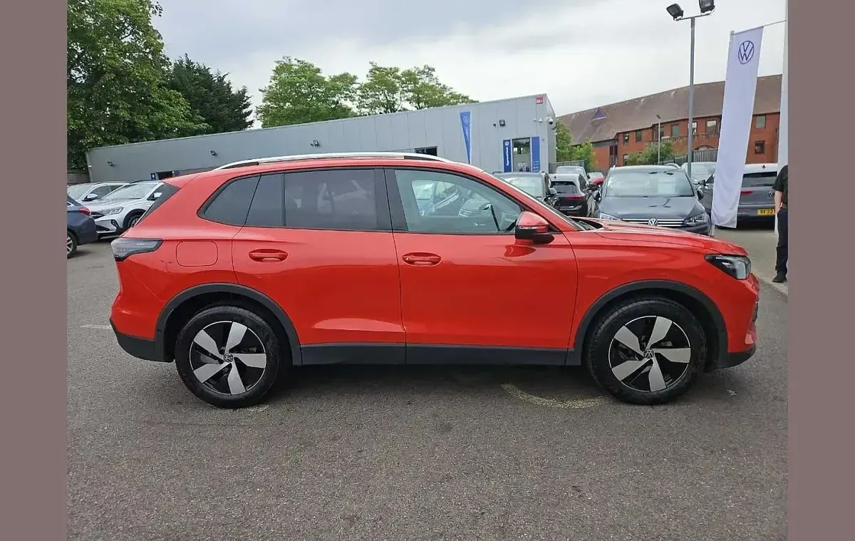 Used VW Tiguan Match 147 HP (108 kW) 2026 Red SUV