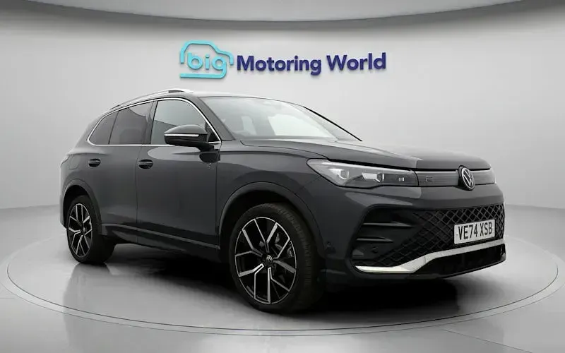 Używany VW Tiguan R-line 272 KM (200 kW) 2025 Szary SUV
