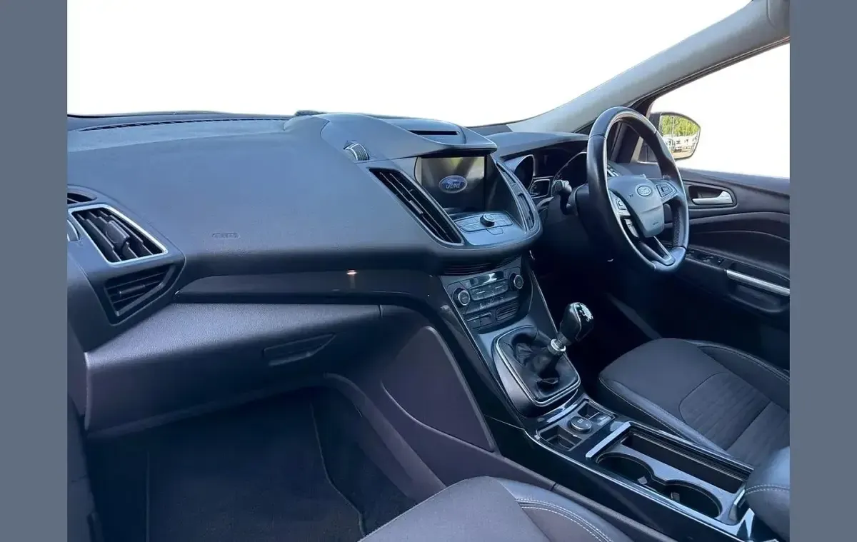 Used Ford Kuga Titanium 147 HP (108 kW) 2019 Blue SUV