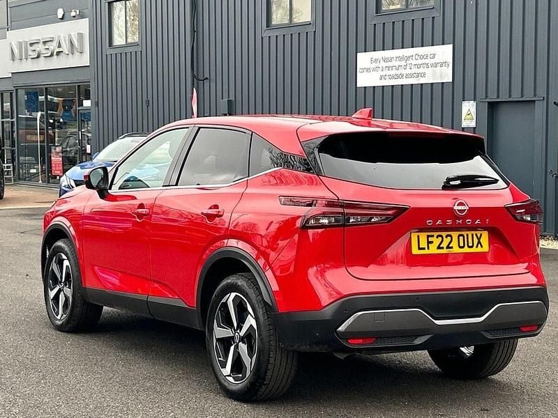 Used Nissan Qashqai N-Connecta 158 HP (116 kW) 2022 Red SUV