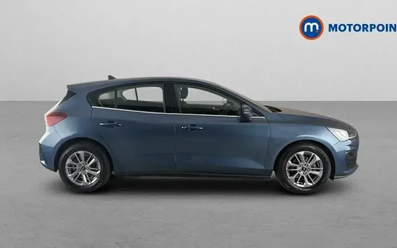 Used Ford Focus Titanium 125 HP (91 kW) 2023 Blue Hatchback