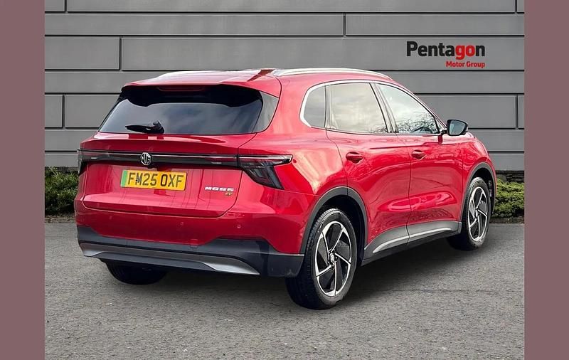 Used MG MG5 EV Trophy 169 kW (231 HP) 2025 Red Estate