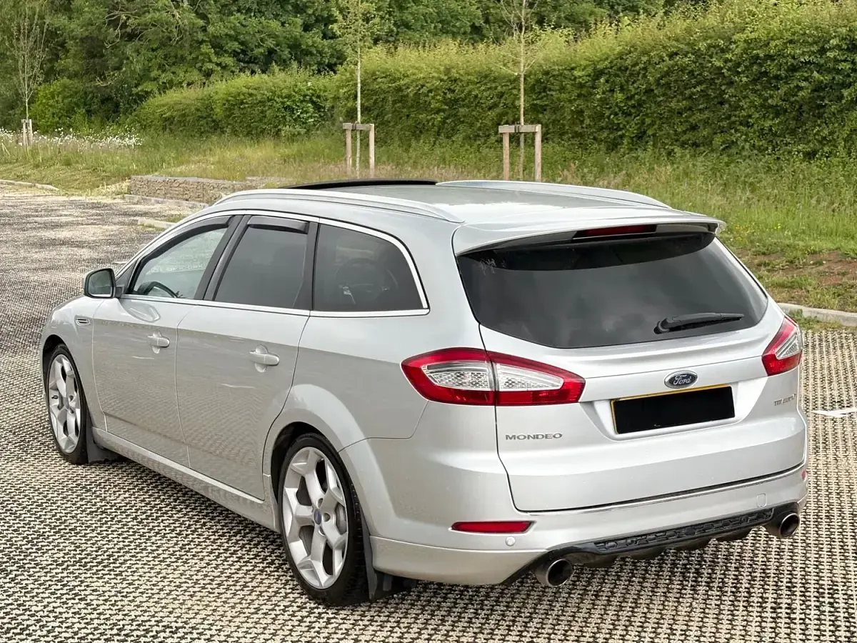 Used Ford Mondeo Titanium X 200 HP (147 kW) 2012 Silver Estate