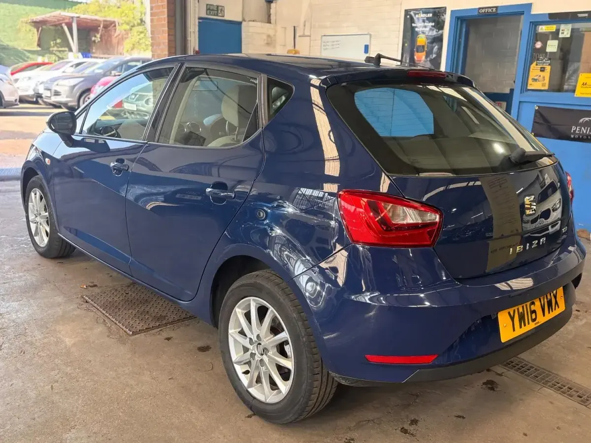 Begagnad Seat Ibiza SE Technology 90 HK (66 kW) 2016 Blå Halvkombi