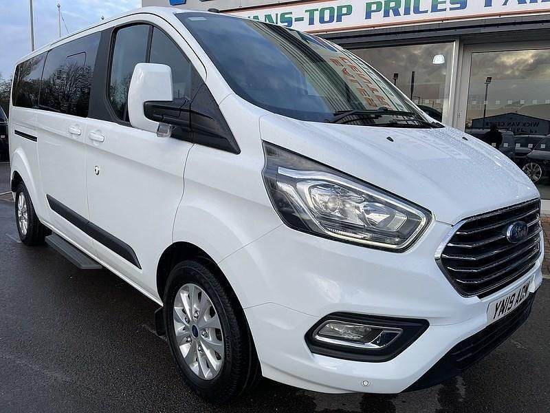 Used Ford Tourneo Custom Zetec 128 HP (94 kW) 2019 White Van