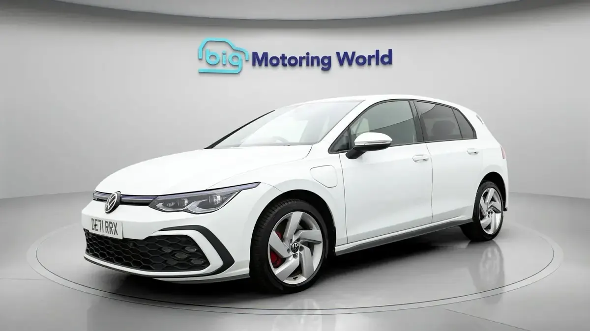 Used VW Golf VII GTE 245 HP (180 kW) 2021 White Hatchback