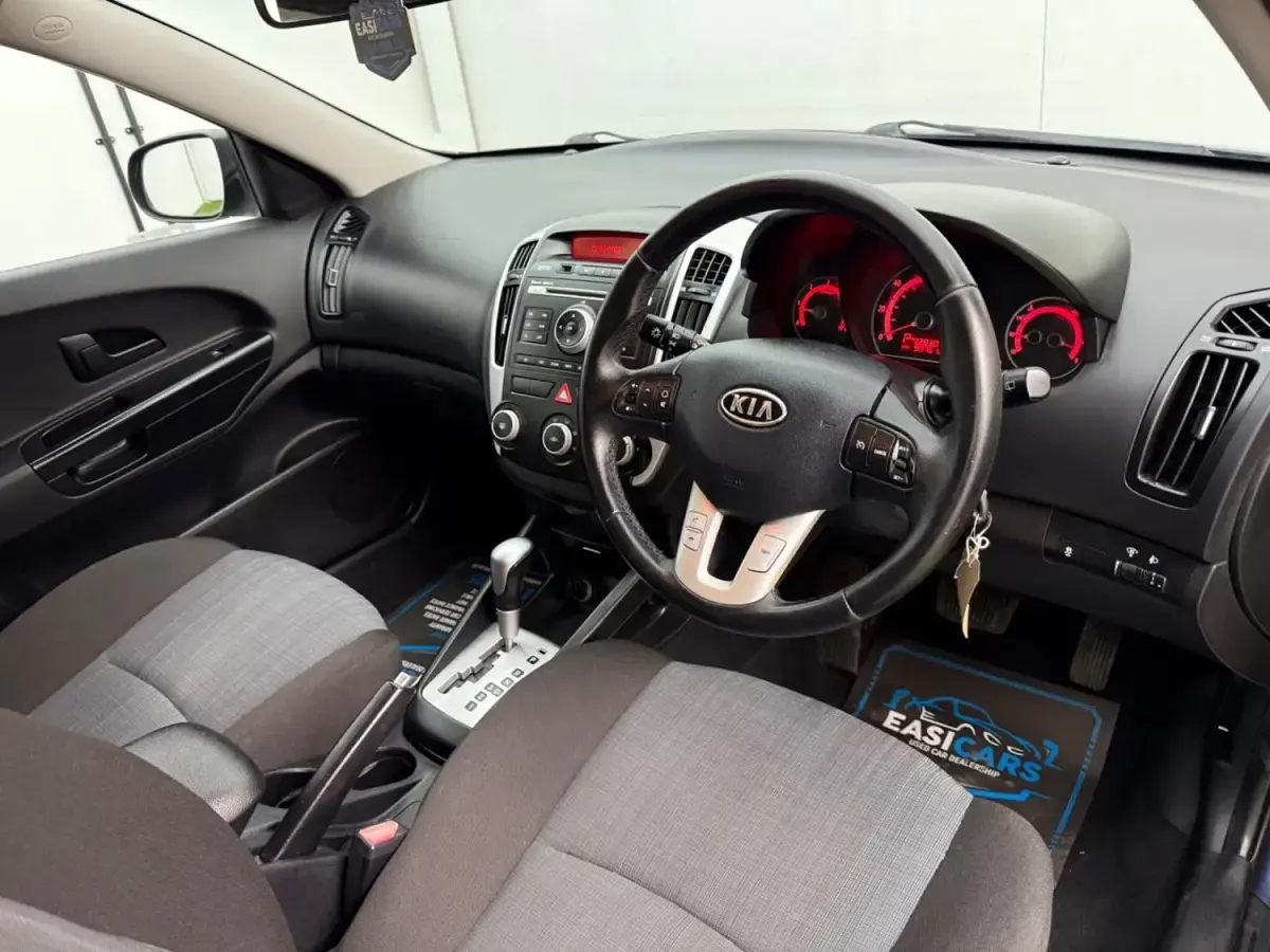 Używany Kia Ceed 2012 Niebieski Hatchback