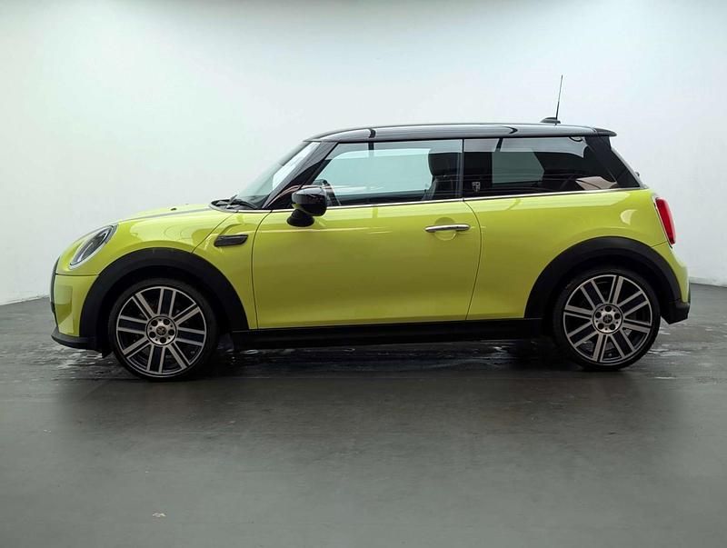 Used Mini Cooper Exclusive 136 HP (100 kW) 2022 Yellow Hatchback