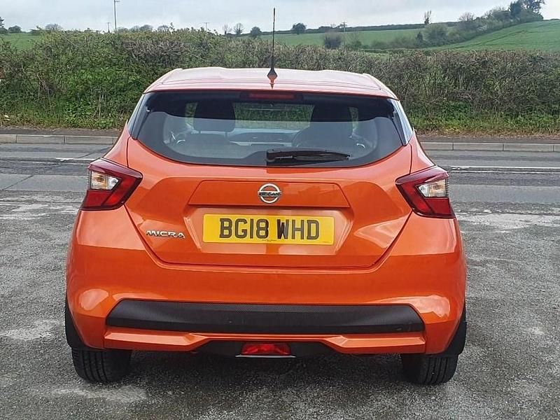 Usado Nissan Micra Acenta 90 HP (66 kW) 2018 Laranja Citadino